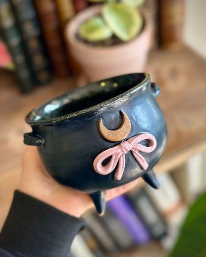 Crescent Bow Cauldron